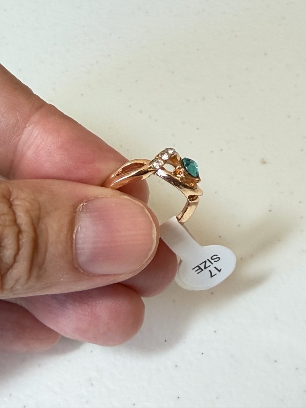 Elegant Gold and Blue Stone Ring. - Picture 5 of 7